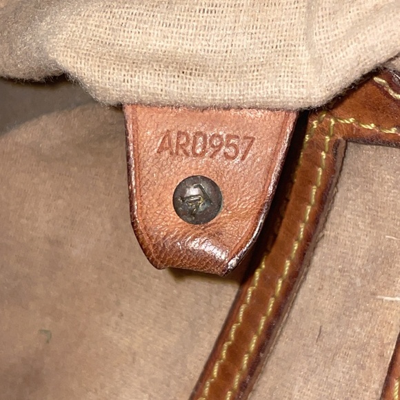 Louis Vuitton LV Monogram Petit PM Bucket Shoulder Bag Purse - Picture 16 of 17